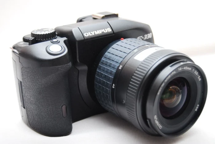 OLYMPUS E-330 Digital Camera Lens Kit Excellent Condition