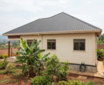 Charming 3-Bedroom Family Home in Prime Neighborhood - Image 6